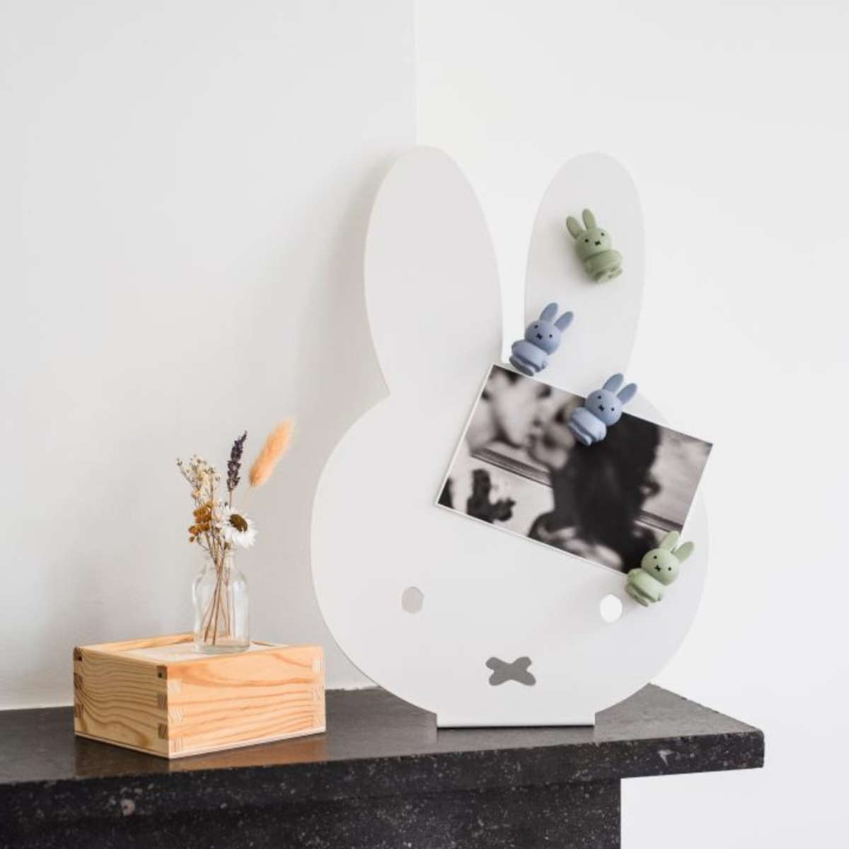 Tablero de mesa metal Magnético Miffy Medidas 35 x 23,5 x 15 cm