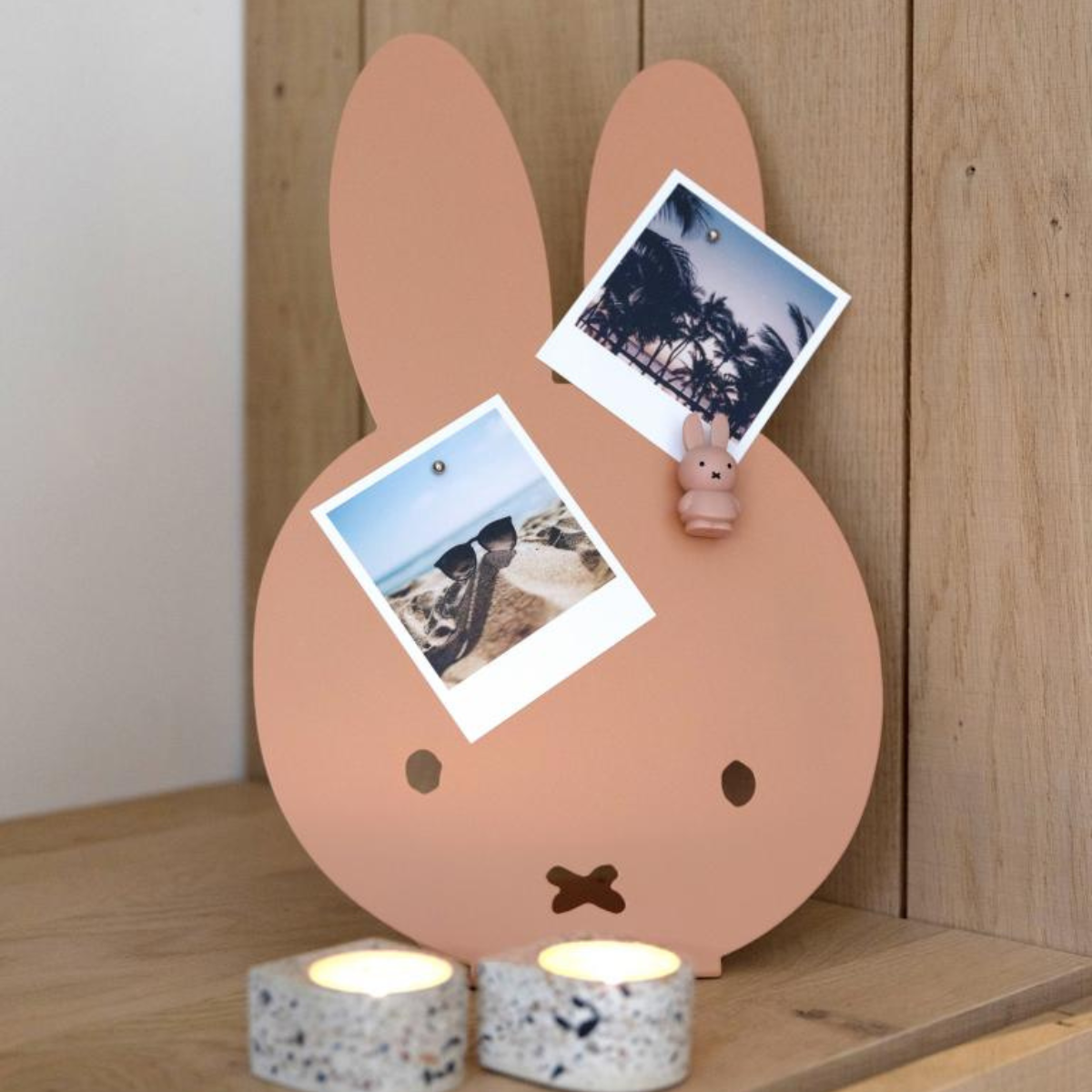 Tablero de mesa metal Magnético Miffy Medidas 35 x 23,5 x 15 cm