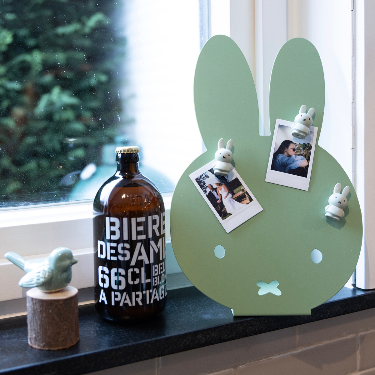 Tablero de mesa metal Magnético Miffy Medidas 35 x 23,5 x 15 cm