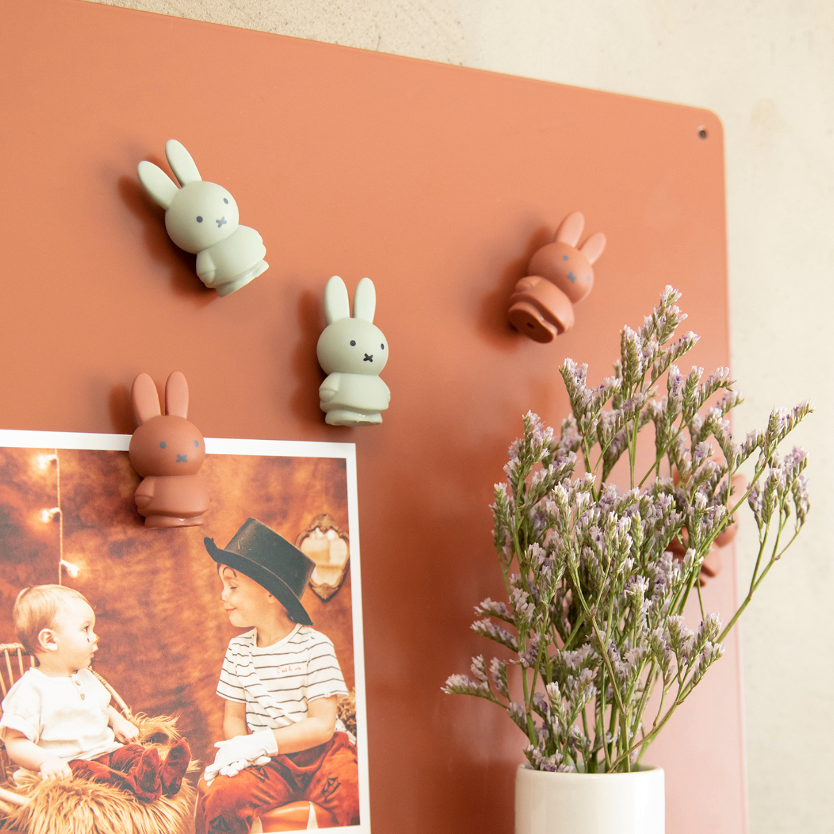 Set de 4 Imanes Miffy - Medidas 5 Cm - Altura 4,6 cm - 2,5 cm de Diámetro